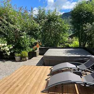  Hébergement de vacances Belle Folie